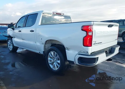 2021 Chevrolet Silverado 1500 2Wd Short Bed Custom z USA, uszkodzony, nr VIN 3GCPWBEH9MG166154